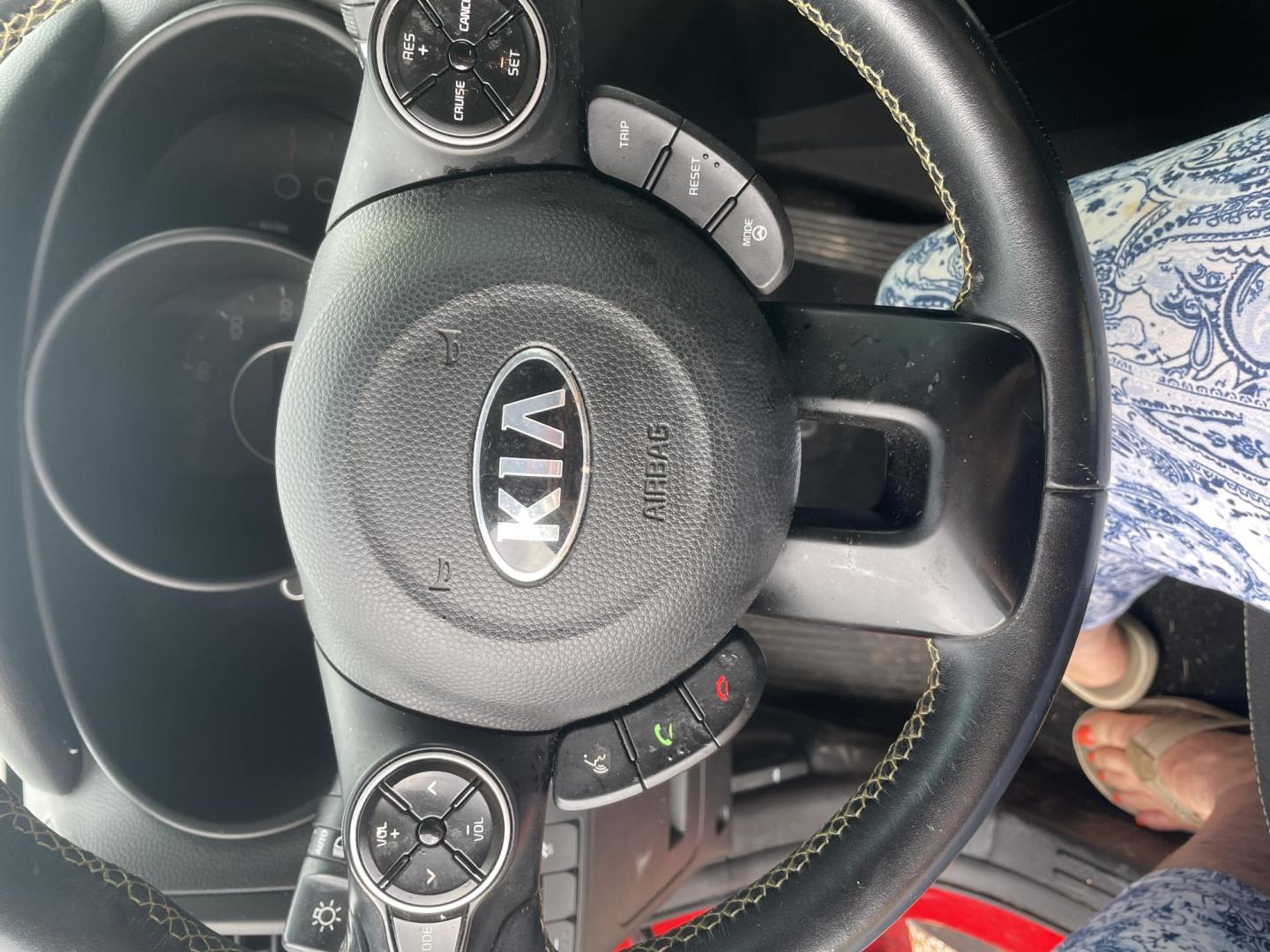 2016 Red /Black Kia Soul + (KNDJP3A54G7) with an 2.0L L4 DOHC 16V engine, 6A transmission, located at 2425 Franklin Ave., Waco, TX, 76701, (254) 753-6661, 31.540359, -97.148682 - Clean 2.0L 4cylinder gas saver 2016 Soul. Cute and Sporty Looking. Automatic, Cold Air, After Market Roof Rack, Priced below Book Value. Price includes includes TTL and Transfer. - Photo#9
