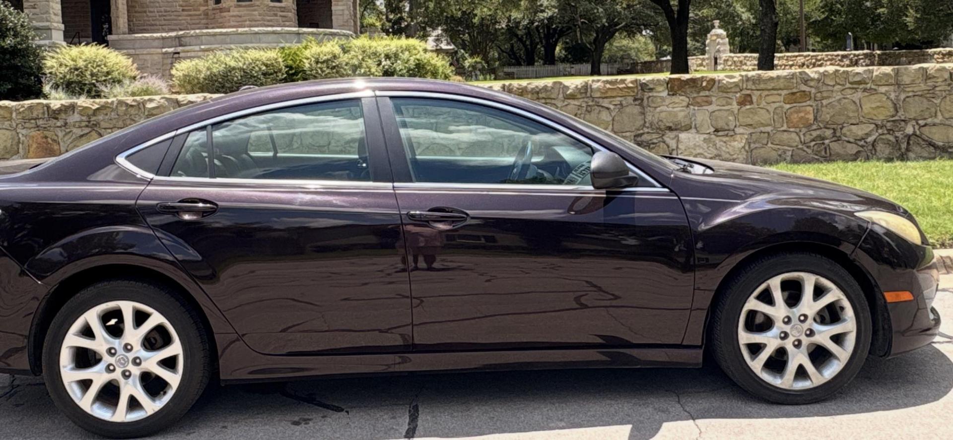 2010 Metallic Grape /black leather Mazda MAZDA6 s Grand Touring (1YVHZ8CB8A5) with an 3.7L V6 24V DOHC engine, 6-Speed Automatic transmission, located at 2425 Franklin Ave., Waco, TX, 76701, (254) 753-6661, 31.540359, -97.148682 - Photo#1