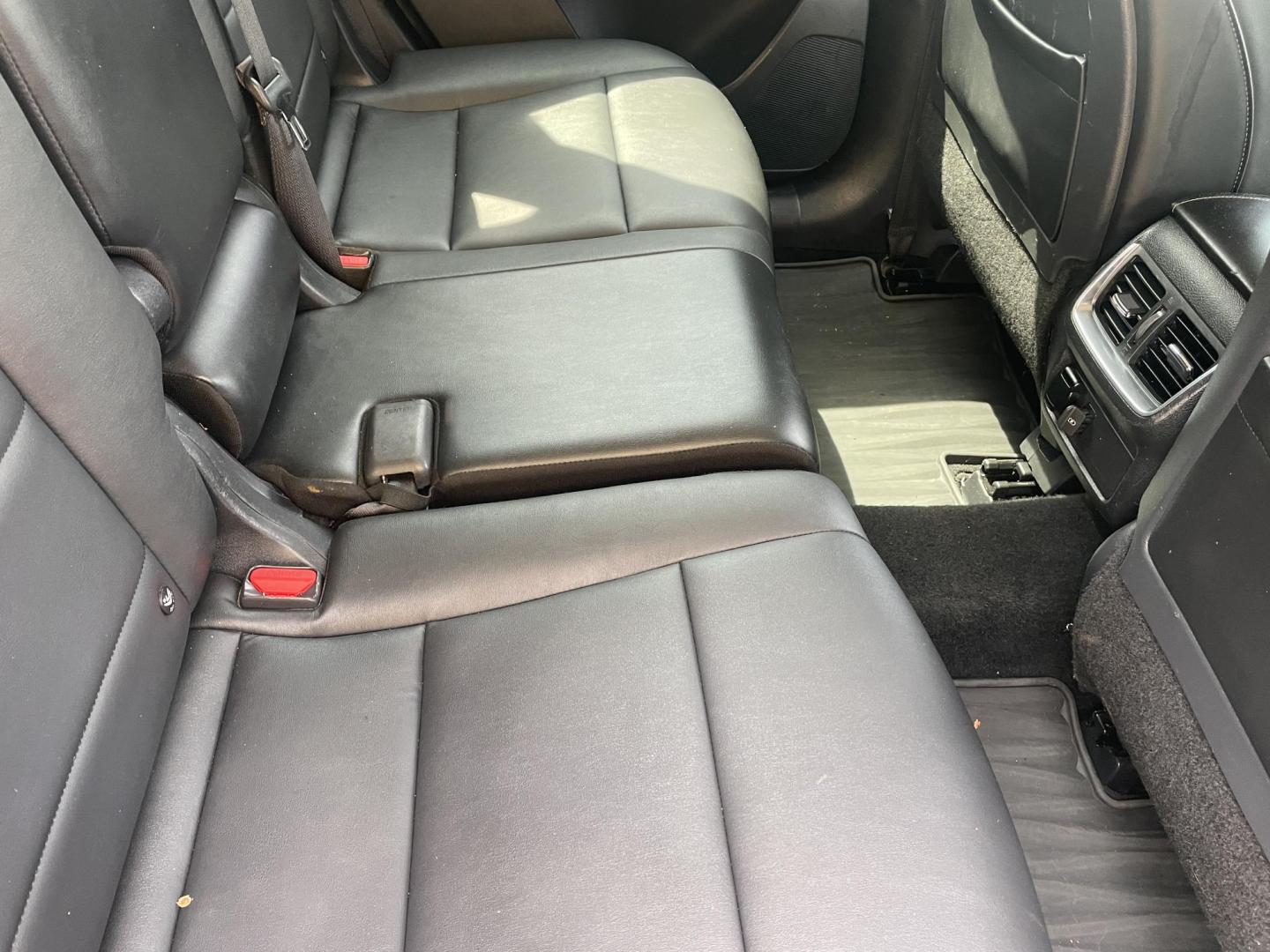 2019 GREY /BLACK LEATHER Infiniti QX50 PURE (3PCAJ5M15KF) with an 2.0L L4 DOHC 16V engine, CVT transmission, located at 2425 Franklin Ave., Waco, TX, 76701, (254) 753-6661, 31.540359, -97.148682 - Photo#5