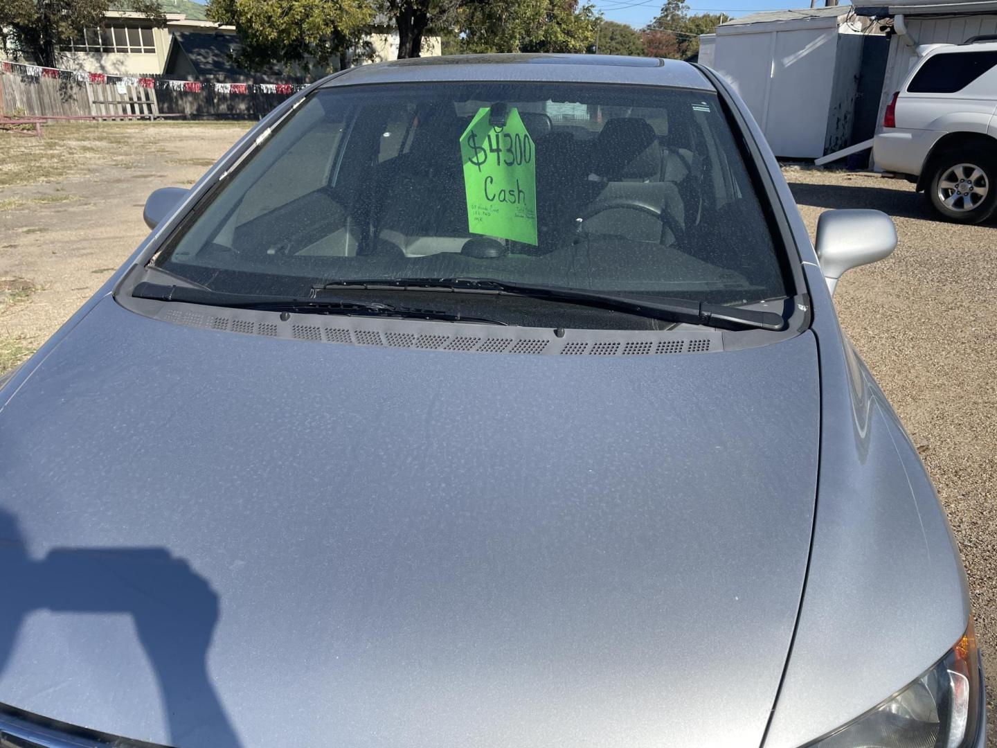 2008 Silver /Grey Honda Civic EX Sedan AT (2HGFA16888H) with an 1.8L L4 SOHC 16V engine, 5-Speed Automatic Overdrive transmission, located at 2425 Franklin Ave., Waco, TX, 76701, (254) 753-6661, 31.540359, -97.148682 - Photo#5