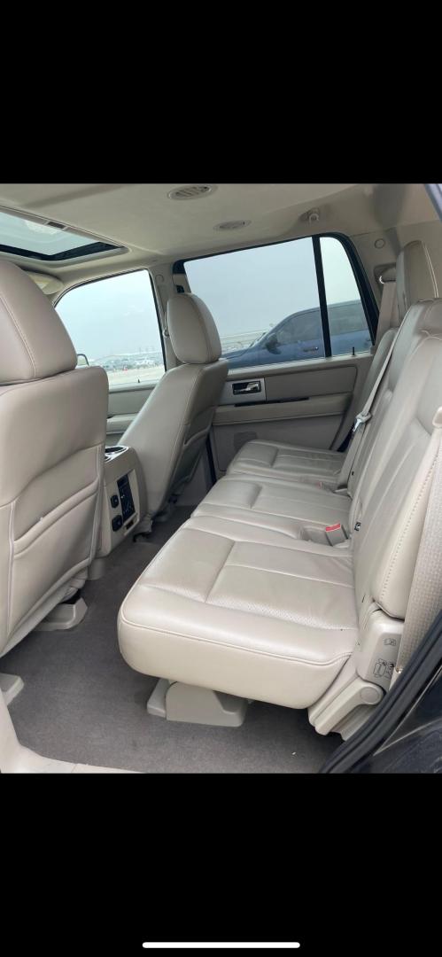 2014 BLACK Ford Expedition Limited 2WD (1FMJU1K53EE) with an 5.4L V8 SOHC 16V FFV engine, 6-Speed Automatic transmission, located at 2425 Franklin Ave., Waco, TX, 76701, (254) 753-6661, 31.540359, -97.148682 - Photo#1