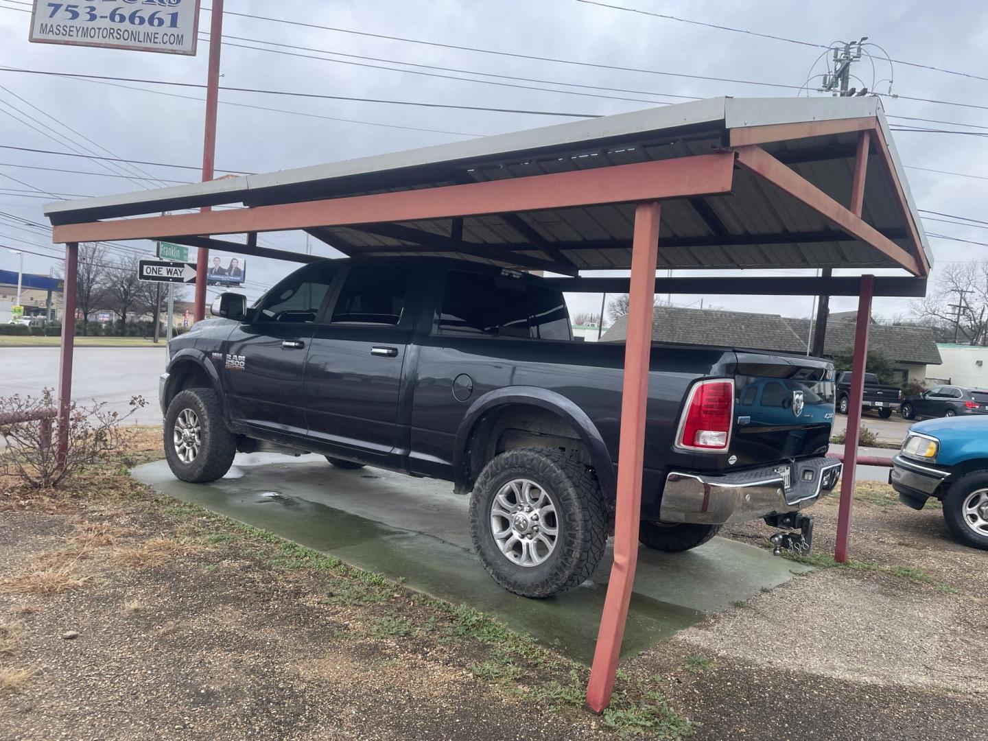 2016 BLACK /BLACK LEATHER RAM 2500 Laramie Crew Cab SWB 4WD (3C6UR5FJXGG) with an 6.4L V8 engine, 6A transmission, located at 2425 Franklin Ave., Waco, TX, 76701, (254) 753-6661, 31.540359, -97.148682 - VERY NICE 2016 Ram 4WD Laramie Crew Cab SWB with 226,254 miles, new motors at 120K so motor has 106K on it, Powerhouse 6.4 HEMI gas engine. Priced way below book - compare to others. Make appointment to check this one out. - Photo#1