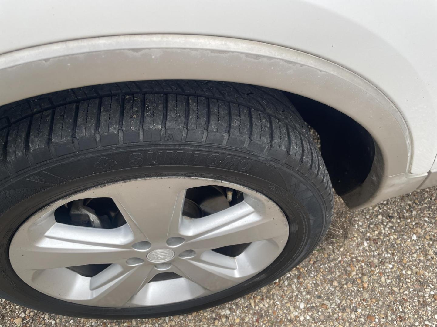 2015 WHITE /BLACK LEATHER Buick Encore Base FWD (KL4CJASB1FB) with an 1.4L L4 DOHC 16V TURBO engine, 6-Speed Automatic transmission, located at 2425 Franklin Ave., Waco, TX, 76701, (254) 753-6661, 31.540359, -97.148682 - PRICED BELOW BOOK VALUE.........CLEAN BUICK ONCORE, $4898 PLUS TTL......CASH OR OUTSIDE FINANCING ONLY. WE CAN SUGGEST A LENDER IF NEEDED. - Photo#5