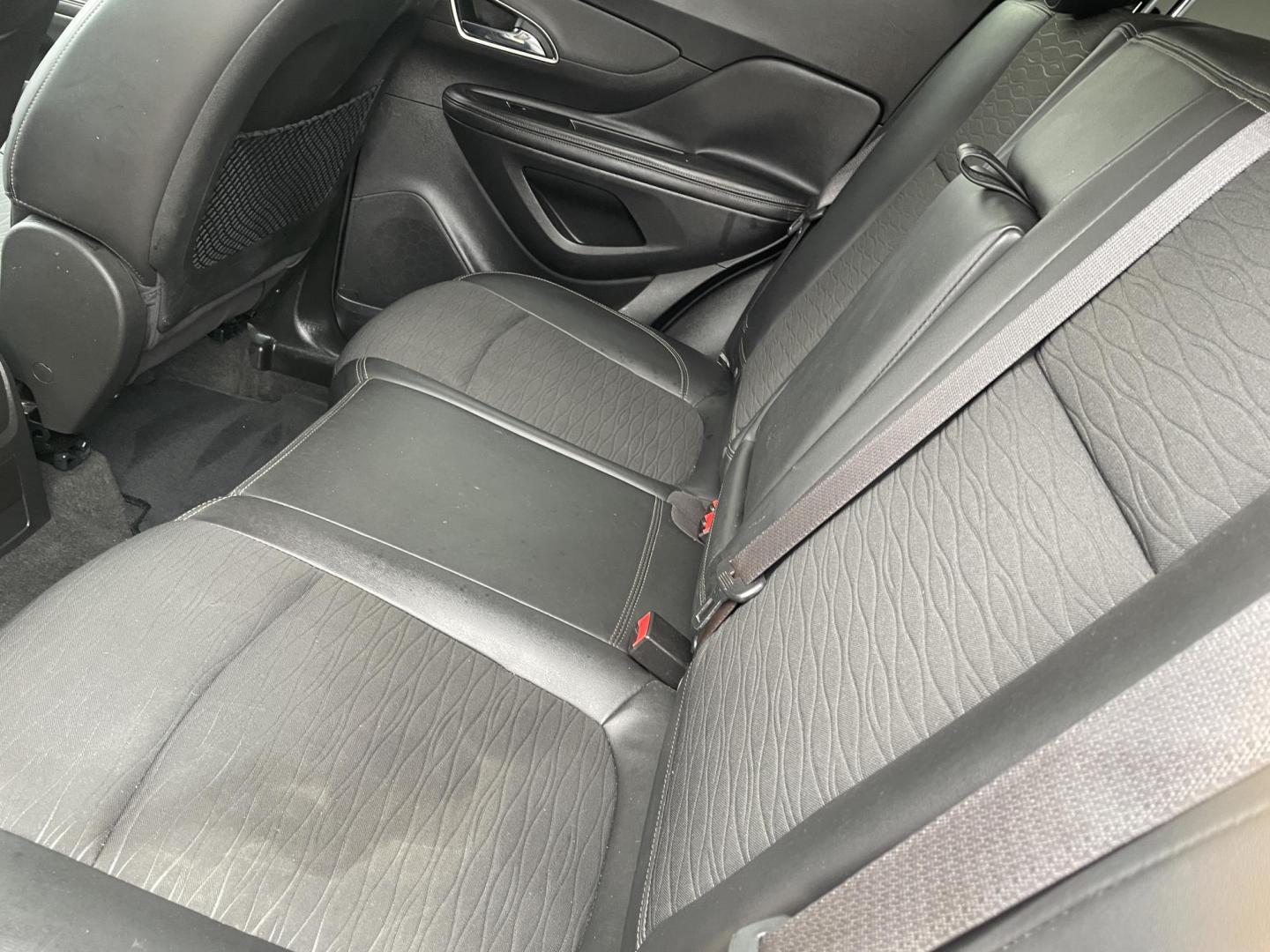 2015 WHITE /BLACK LEATHER Buick Encore Base FWD (KL4CJASB1FB) with an 1.4L L4 DOHC 16V TURBO engine, 6-Speed Automatic transmission, located at 2425 Franklin Ave., Waco, TX, 76701, (254) 753-6661, 31.540359, -97.148682 - PRICED BELOW BOOK VALUE.........CLEAN BUICK ONCORE, $4898 PLUS TTL......CASH OR OUTSIDE FINANCING ONLY. WE CAN SUGGEST A LENDER IF NEEDED. - Photo#6