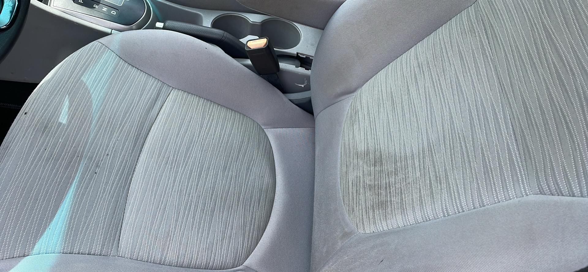 2016 GREY /Grey Hyundai Accent SE 4-Door 6A (KMHCT4AE3GU) with an 1.6L L4 DOHC 16V engine, 6A transmission, located at 2425 Franklin Ave., Waco, TX, 76701, (254) 753-6661, 31.540359, -97.148682 - Ready for your Gradtuate or family. This gas saver has a new AC compressor ready for the Texas Summer. $5508.16 TOTAL OUT THE DOOR. CASH OR OUTSIDE FINANCING. See today -it might be gone tomorrow! - Photo#4
