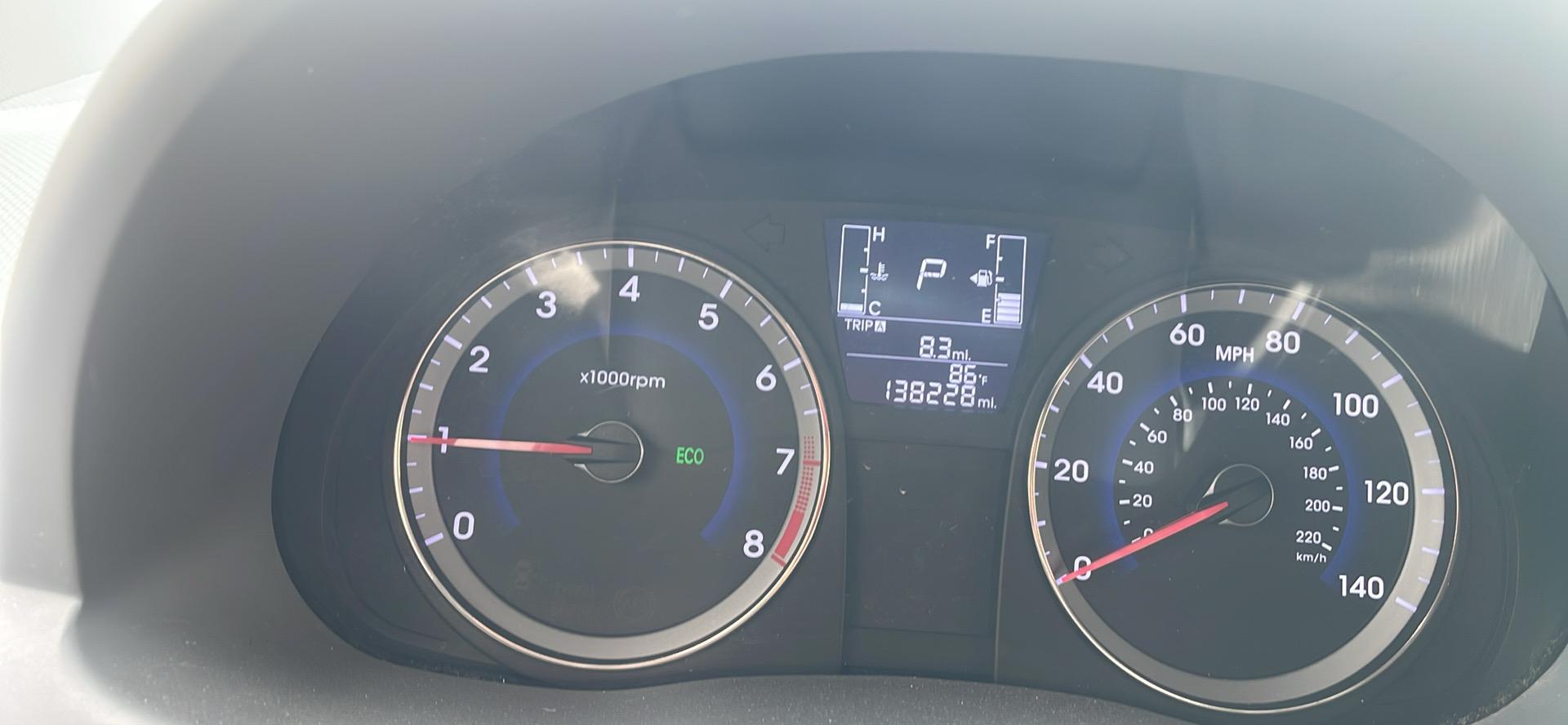 2016 GREY /Grey Hyundai Accent SE 4-Door 6A (KMHCT4AE3GU) with an 1.6L L4 DOHC 16V engine, 6A transmission, located at 2425 Franklin Ave., Waco, TX, 76701, (254) 753-6661, 31.540359, -97.148682 - Ready for your Gradtuate or family. This gas saver has a new AC compressor ready for the Texas Summer. $5508.16 TOTAL OUT THE DOOR. CASH OR OUTSIDE FINANCING. See today -it might be gone tomorrow! - Photo#7
