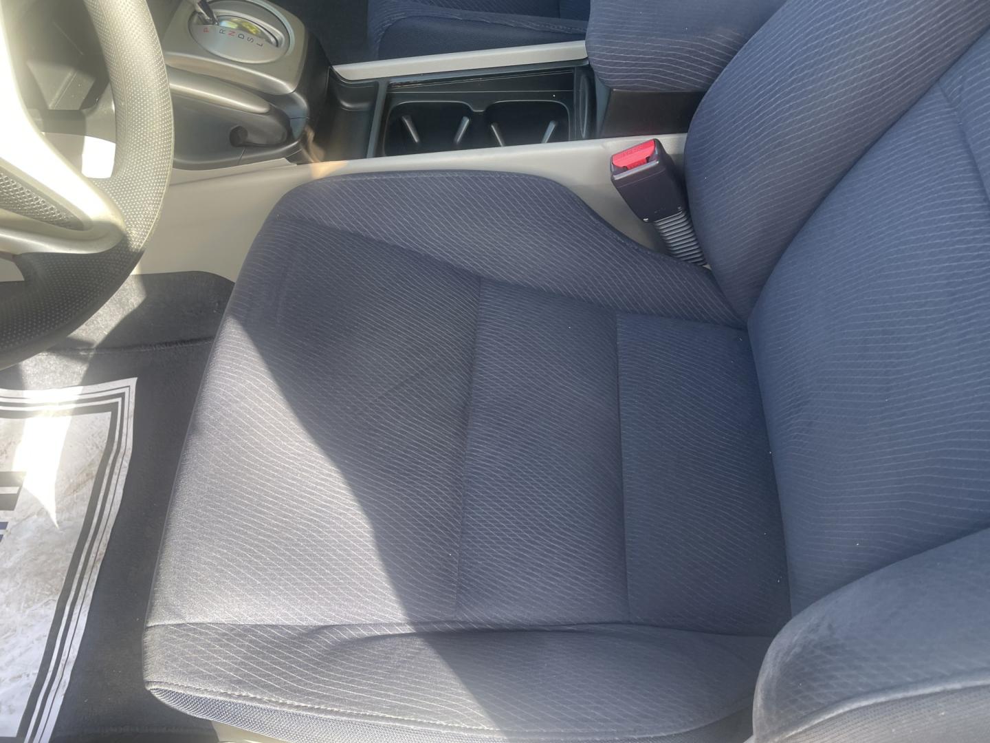 2010 METALIC BLUE /NAVY BLUE Honda Civic Hybrid CVT AT-PZEV (JHMFA3F20AS) with an 1.3L L4 SOHC 8V HYBRID engine, CVT transmission, located at 2425 Franklin Ave., Waco, TX, 76701, (254) 753-6661, 31.540359, -97.148682 - $6400 OUT THE DOOR! VERY NICE CIVIC READY FOR FAMILY OR STUDENT. GAS SAVER - 40 CITY/45 HIGHWAY, ICE COLD A/C, CASH OR OUTSIDE FINANCING ONLY. PRICED WELL BELOW BOOK VALUE....... WE CAN SUGGEST A LOCAL LENDER IF NEEDED. CALL FOR TEST DRIVE APPOINTMENT 254-753-6661- Photo#8