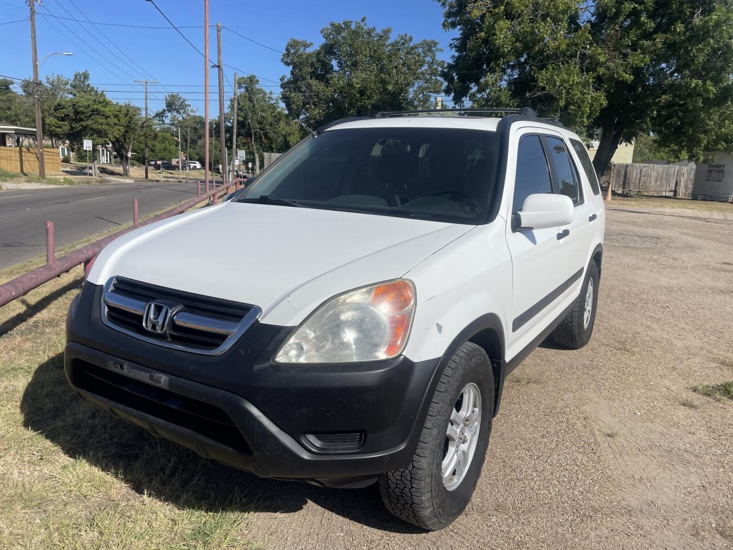 2003 WHITE /GREY Honda CR-V EX 4WD 4-spd AT (SHSRD78873U) with an 2.4L L4 DOHC 16V engine, 4A OD transmission, located at 2425 Franklin Ave., Waco, TX, 76701, (254) 753-6661, 31.540359, -97.148682 - ALL WHEEL DRIVE HONDA CRV WITH 129,418 MILES. Nice SUV with a lot of life left in it. Clean interior, cold A/C, Sunroof, 2.4L. New serpentine belt and radiator - this one is ready for you. Call 254-753-6661 for test drive appt. Cash or outside financing - we can suggest a local lender. $40- Photo#1