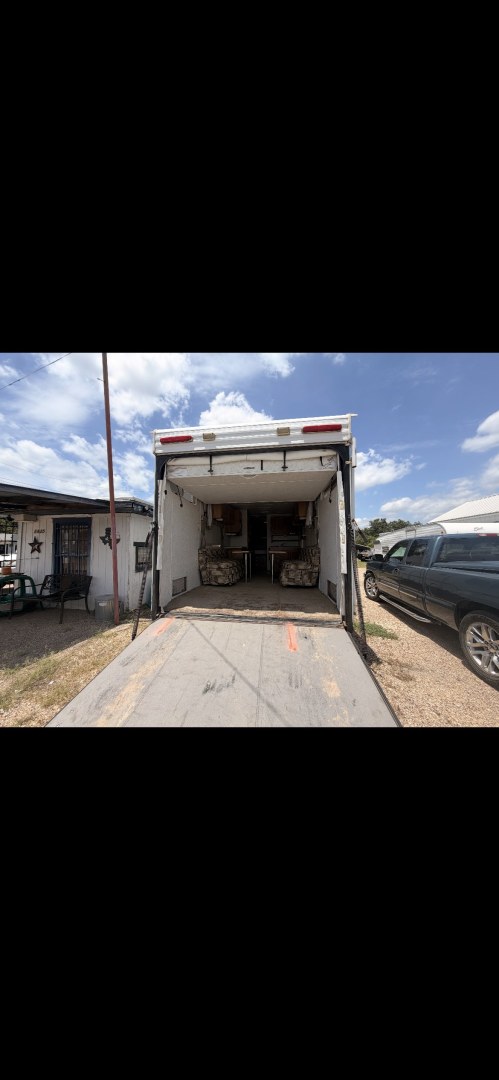 2004 WHITE Weekend Warrior Trailers Inc WEEKEND WARRIOR TOY HAULER - (5HRFF26204C) , located at 2425 Franklin Ave., Waco, TX, 76701, (254) 753-6661, 31.540359, -97.148682 - 2004 WEEKEND WARRIOR 2600 FS TOY HAULER equiped with Fuel Station, Onan 5500 Generator, cold A/C, Huge Basement Storage, 4 Beds sleeps 6 or more, Microwave, cold 8 Cubic Ft. Refrigerator, Oven and Stove Top, Solar Panel, Well taken care of and ready for your fun vacation or camping trip. Bumper P- Photo#2