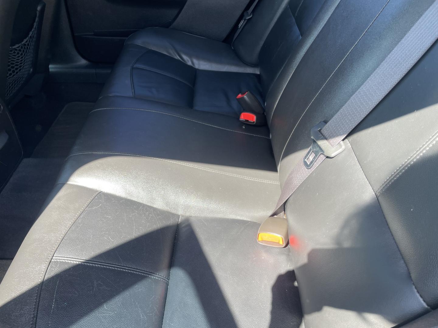 2012 SILVER /BLACK LEATHER Chevrolet Malibu 1LTZ (1G1ZE5E00CF) with an 2.4L L4 DOHC 16V engine, 6-Speed Automatic transmission, located at 2425 Franklin Ave., Waco, TX, 76701, (254) 753-6661, 31.540359, -97.148682 - VERY CLEAN, COLD A/C, DRIVES GREAT, GOOD GAS MILEAGE, GREAT LOOKING CAR. $6200 PLUS $637.62 TTL=$6837.62 CASH TOTAL TIMING CHAIN AND SERPENTINE BELT CHANGED, FRESH OIL CHANGE. CASH OR I CAN RECOMMEND A LOCAL LENDER THAT WORKS WITH SOME OF MY CUSTOMERS - THEY MAKE THE DECISION ABOUT DOWN PAY- Photo#4