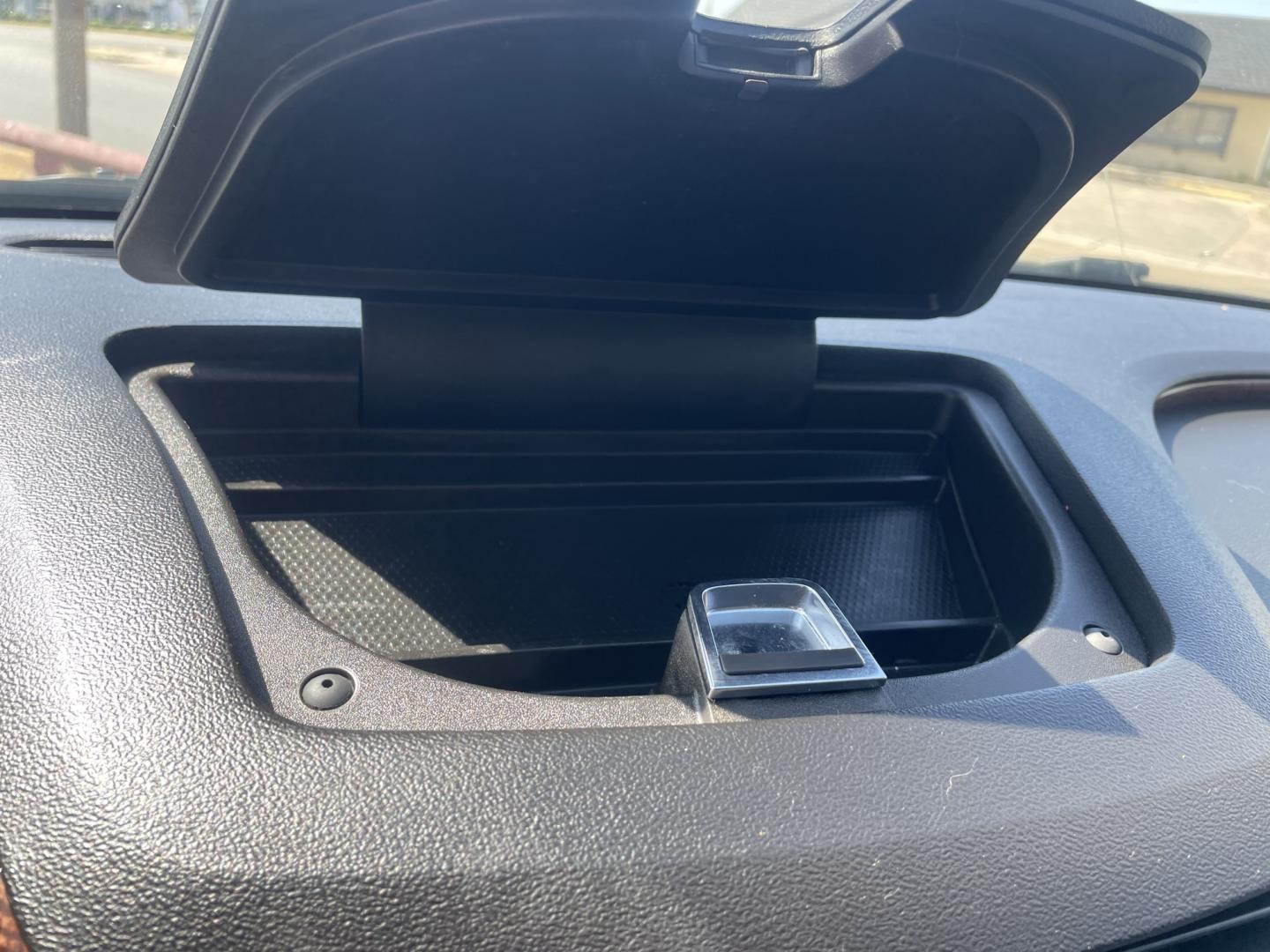 2012 SILVER /BLACK LEATHER Chevrolet Malibu 1LTZ (1G1ZE5E00CF) with an 2.4L L4 DOHC 16V engine, 6-Speed Automatic transmission, located at 2425 Franklin Ave., Waco, TX, 76701, (254) 753-6661, 31.540359, -97.148682 - VERY CLEAN, COLD A/C, DRIVES GREAT, GOOD GAS MILEAGE, GREAT LOOKING CAR. $6200 PLUS $637.62 TTL=$6837.62 CASH TOTAL TIMING CHAIN AND SERPENTINE BELT CHANGED, FRESH OIL CHANGE. CASH OR I CAN RECOMMEND A LOCAL LENDER THAT WORKS WITH SOME OF MY CUSTOMERS - THEY MAKE THE DECISION ABOUT DOWN PAY- Photo#6