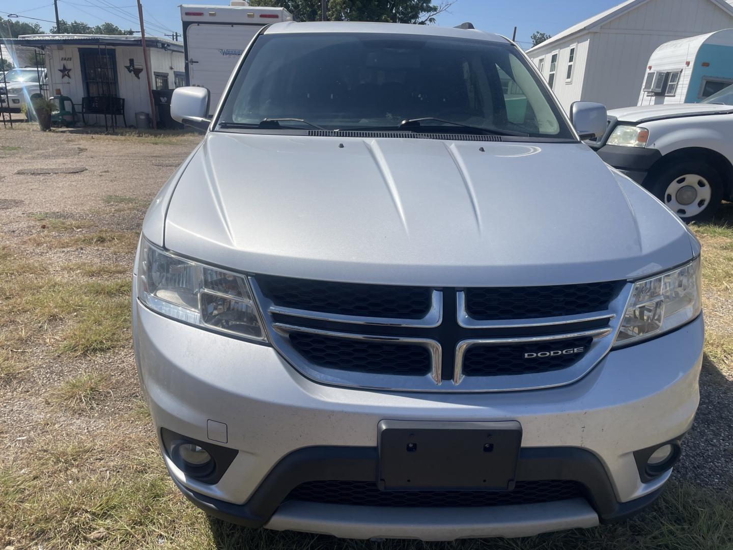 2012 SILVER /BLACK Dodge Journey SXT (3C4PDCBG0CT) with an 3.6L V6 DOHC 24V engine, 6-Speed Automatic transmission, located at 2425 Franklin Ave., Waco, TX, 76701, (254) 753-6661, 31.540359, -97.148682 - THIRD ROW SEAT! Fresh Oil Change, new Spark Plugs, New Oil Pressure Sensor, Good Tires Nice looking 2012 Journey, Drives well, Cold AC CASH PRICE $4995 includes TTL. We can suggest a local lender if you need financing. They decide down & payments.- Photo#1