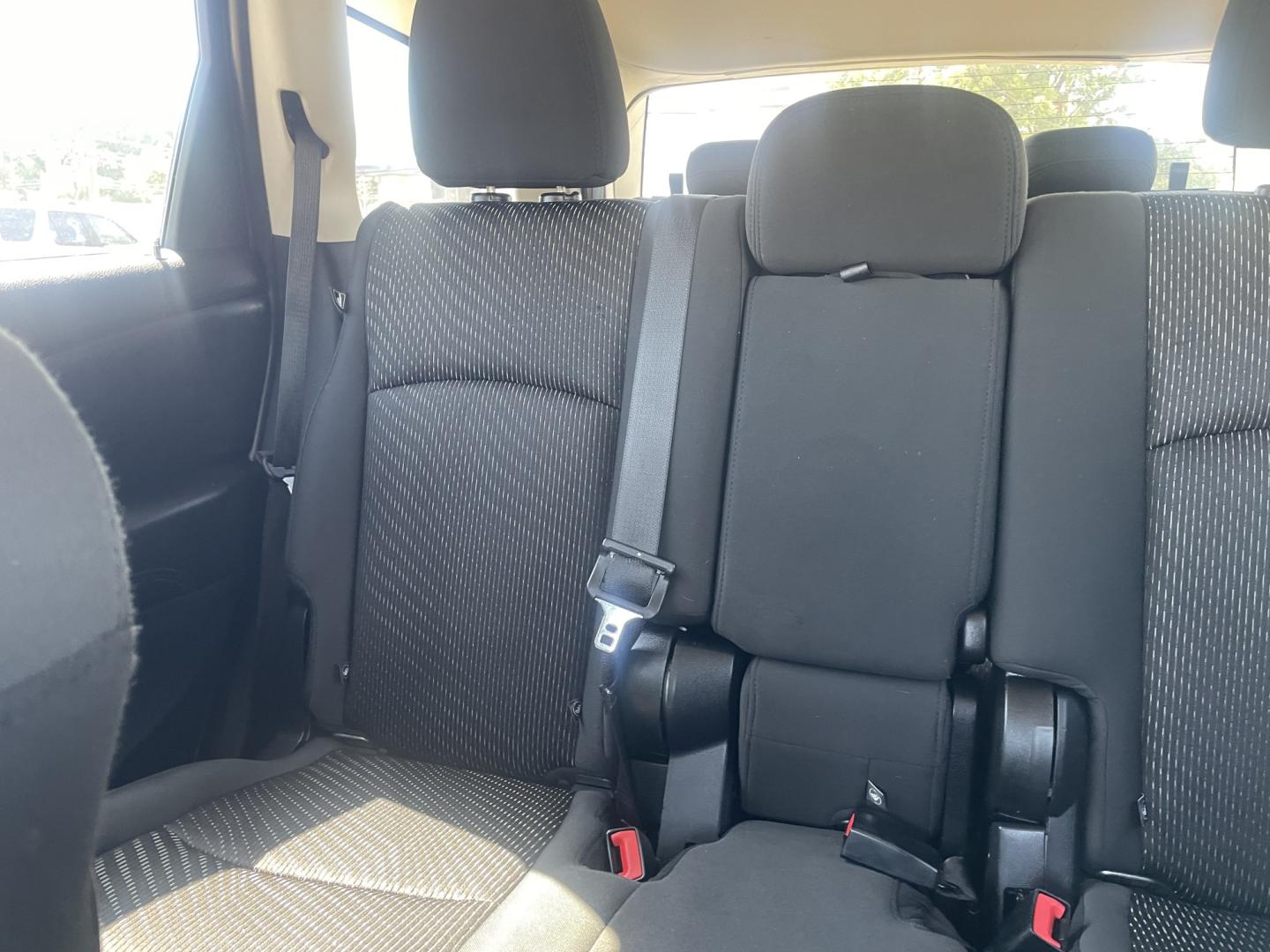 2012 SILVER /BLACK Dodge Journey SXT (3C4PDCBG0CT) with an 3.6L V6 DOHC 24V engine, 6-Speed Automatic transmission, located at 2425 Franklin Ave., Waco, TX, 76701, (254) 753-6661, 31.540359, -97.148682 - THIRD ROW SEAT! Fresh Oil Change, new Spark Plugs, New Oil Pressure Sensor, Good Tires Nice looking 2012 Journey, Drives well, Cold AC CASH PRICE $4995 includes TTL. We can suggest a local lender if you need financing. They decide down & payments.- Photo#6