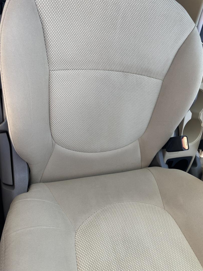 2014 Gold /Tan Hyundai Accent GLS 4-Door (KMHCT4AEXEU) with an 1.6L L4 DOHC 16V engine, Automatic transmission, located at 2425 Franklin Ave., Waco, TX, 76701, (254) 753-6661, 31.540359, -97.148682 - Gas Saver 27/38 mpg, drives great, cosmetic hail dmg, no ck engine lights, cold a/c, reg oil changes, highway ready. See at Massey Motors, 2425 Franklin, Waco. Call 254-753-6661 for test drive appointment.- Photo#7